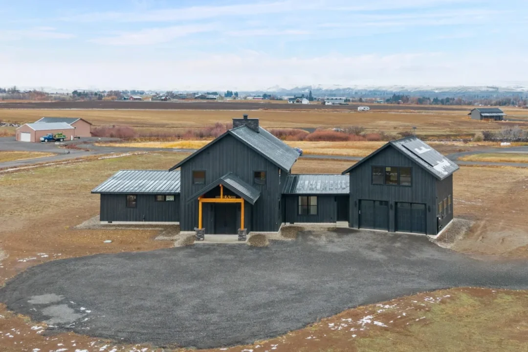 DJI_20251126120550_0321_D-Edit